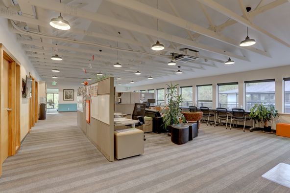 Suite 2E